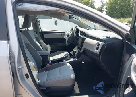 2017 Toyota Corolla Le z USA, uszkodzony, nr VIN 2T1BURHE6HC918841